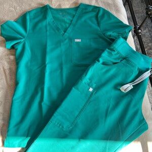 Figs Hunter Green Set